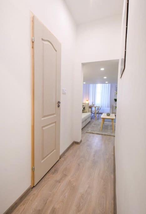 2 Bedroom Flat In Nyar Str., Boutique Budapešť Exteriér fotografie